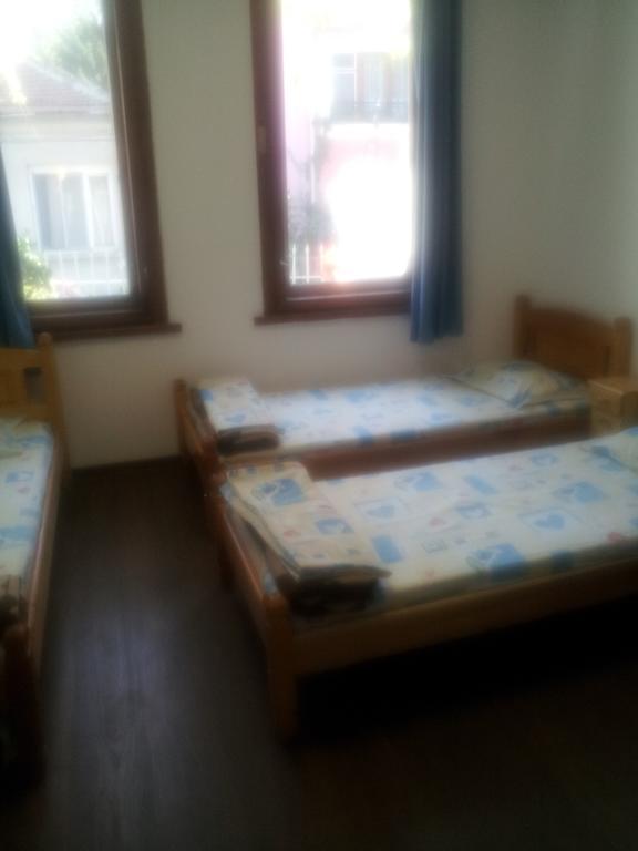 Old House Hostel Burgas Room photo